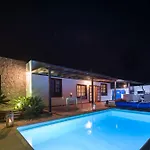 Pola Marinas Βίλα *