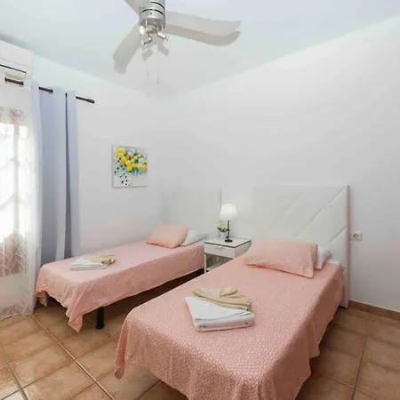 Pola Marinas Playa Blanca (Lanzarote)