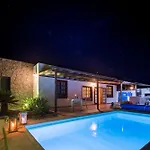 וילה Pola Marinas