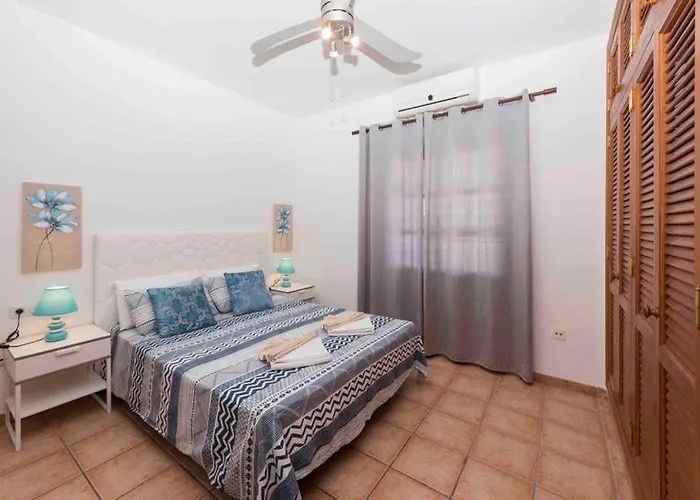 Pola Marinas Βίλα