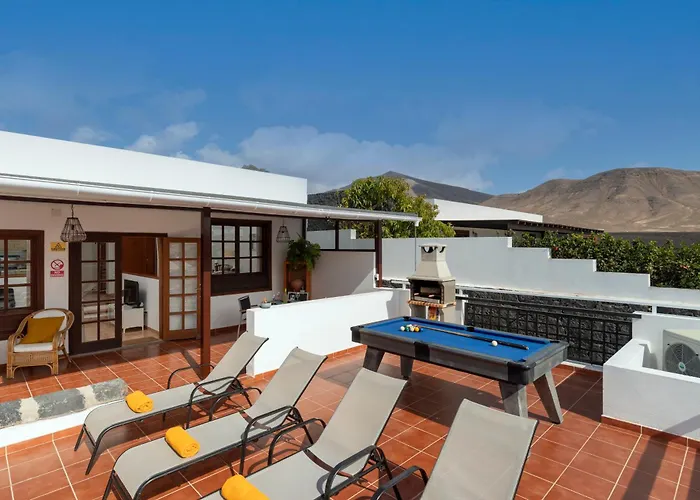 Pola Marinas Playa Blanca (Lanzarote)